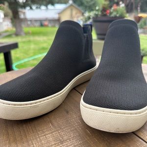 Rothy’s Black Slip On Knit Chelsea Boots Shoes Women’s Size 10